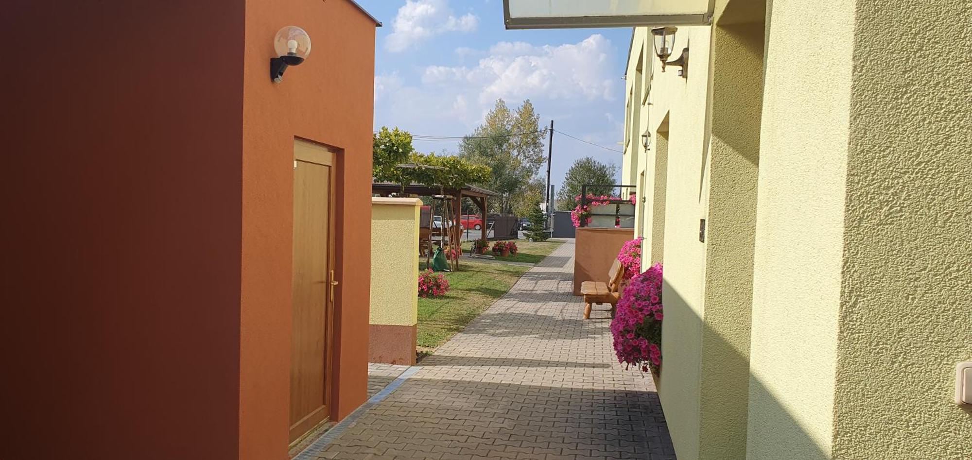 Penzion Terezka Hlucin Exterior photo
